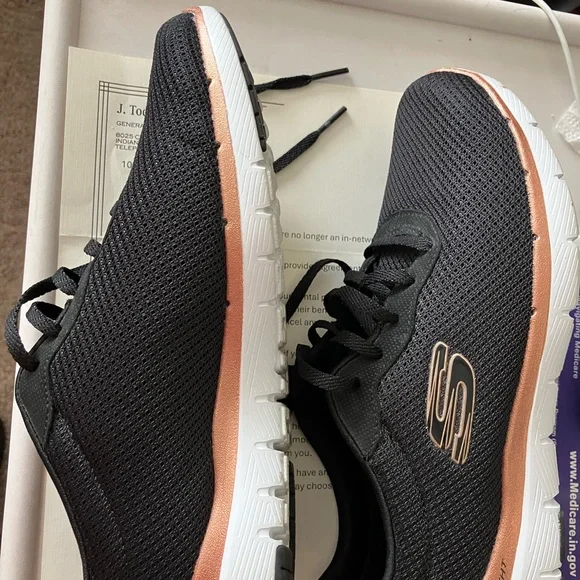 Skechers Black Women's Shoes - Picture 4 of 5